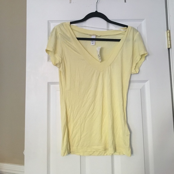 H&M Tops - NWT H&M t shirt